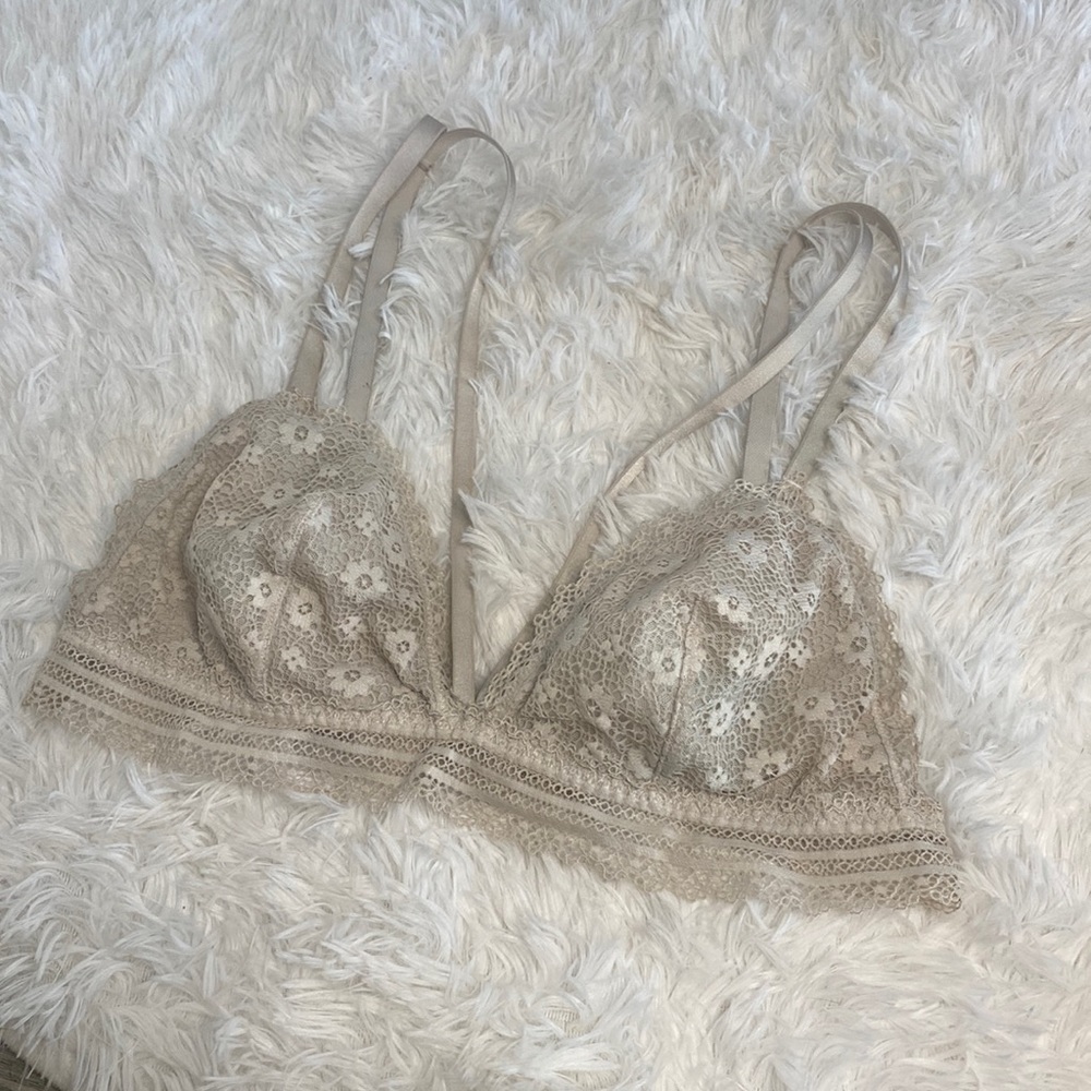 Victoria’s Secret Strappy Lace Bralette Large